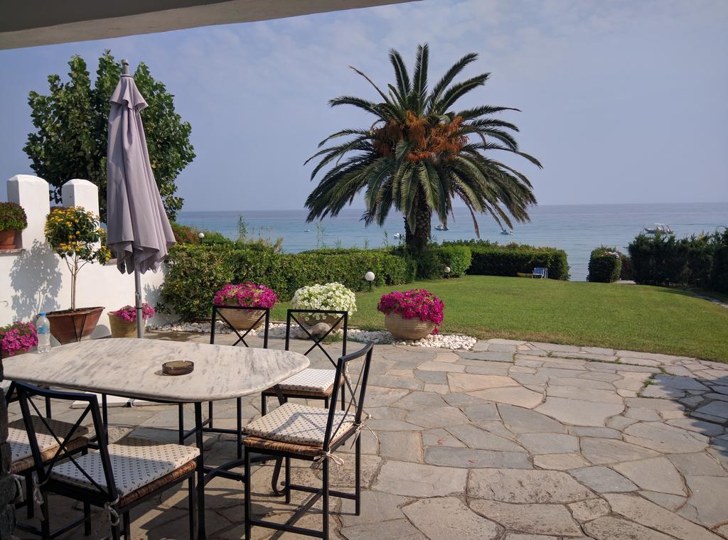Beach Front Chanioti Polychrono Exterior foto